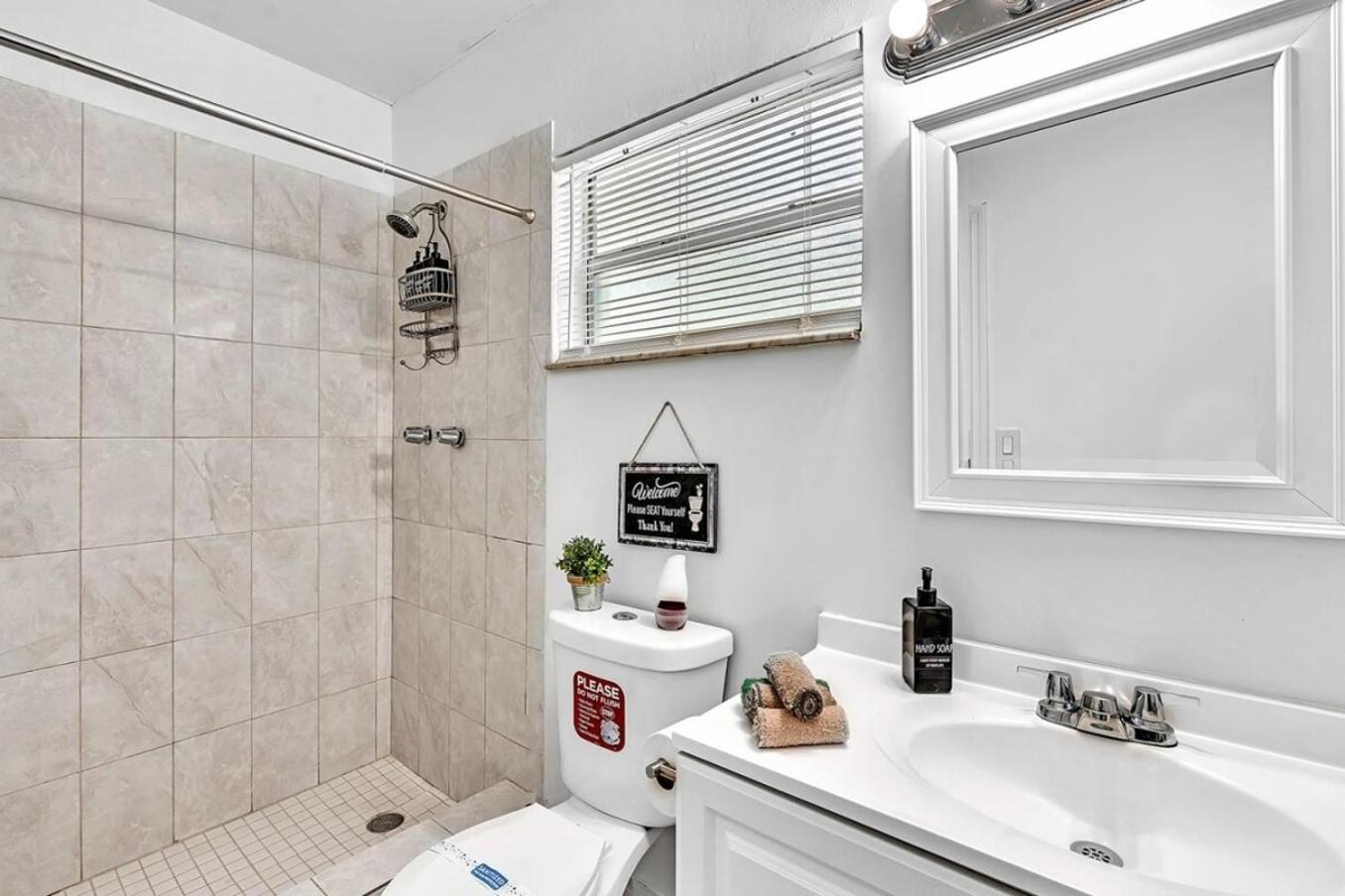 Large Studio Suite Close To Beach And Casino Db3 Dania Beach Exteriér fotografie
